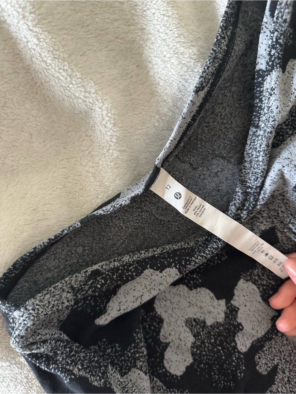 lululemon athletica Black & Gray Patterned Women's Long sleeve Top